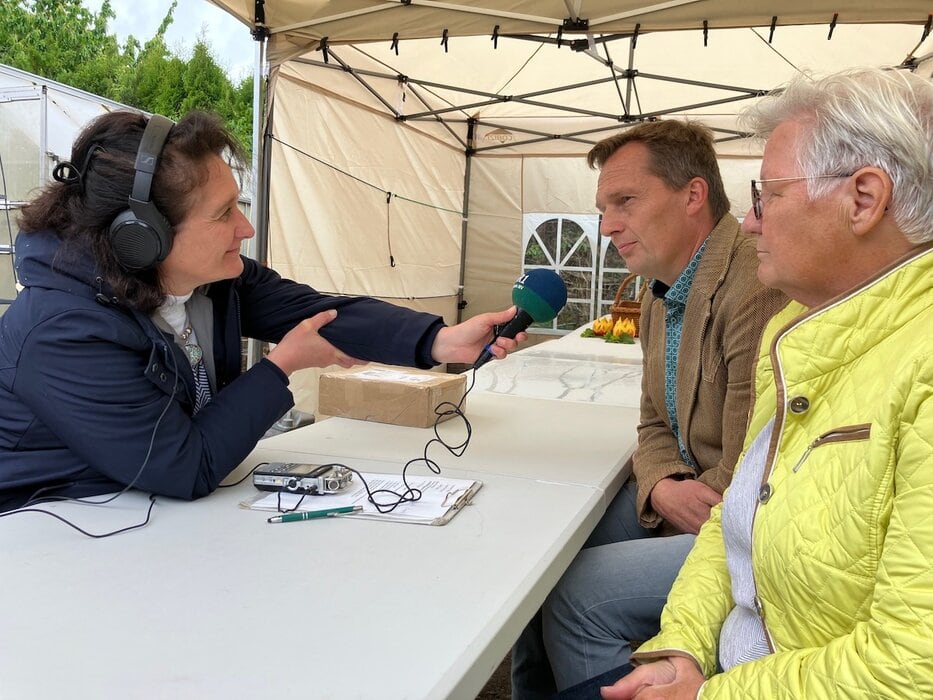 Franziska Drewes vom NDR MV im Gespräch mit Marin Neutmann und Jutta Brandt.